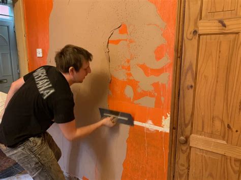 Repairing Big Wall Plaster: How to Fix Cracks and Imperfections